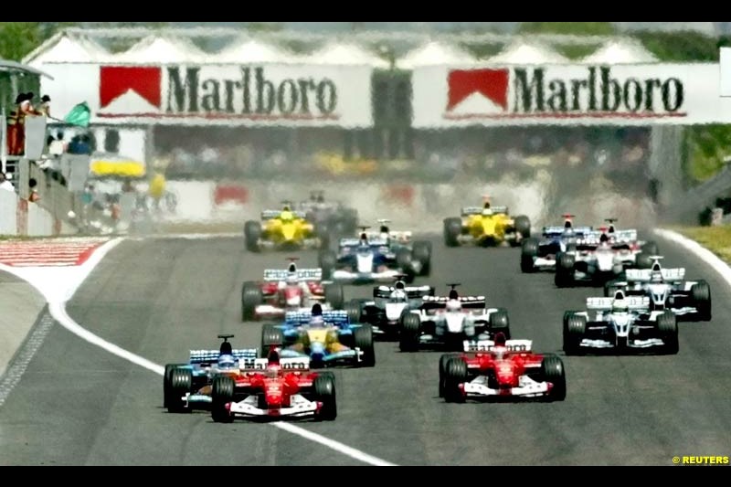 The Start. Spanish Grand Prix. Circuit de Catalunya, Barcelona, Spain. May 4th 2003.