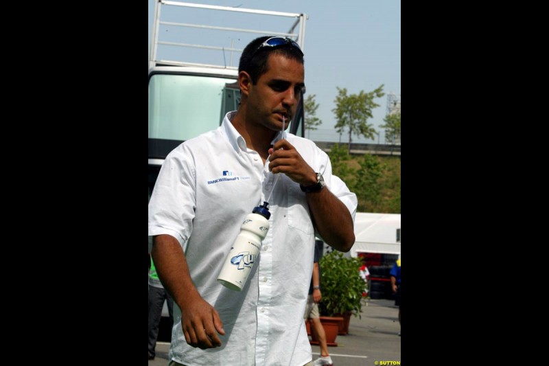 Juan Pablo Montoya, Williams. Sunday's Drivers' Parade at the Spanish Grand Prix. Circuit de Catalunya, Barcelona, Spain. May 4th 2003.