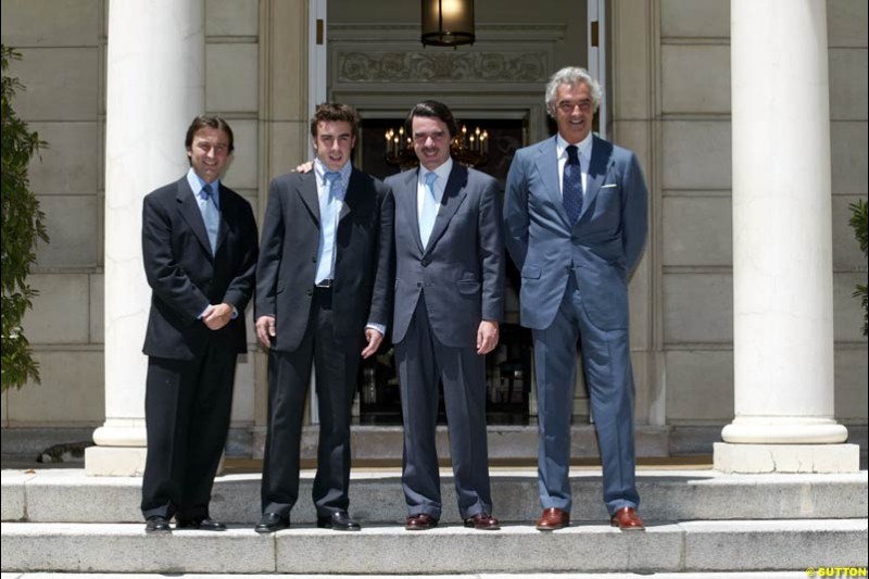 Spanish driver Fernando Alonso meets Spain's president Jose Maria Aznar in Madrid. 23rd May, 2003.