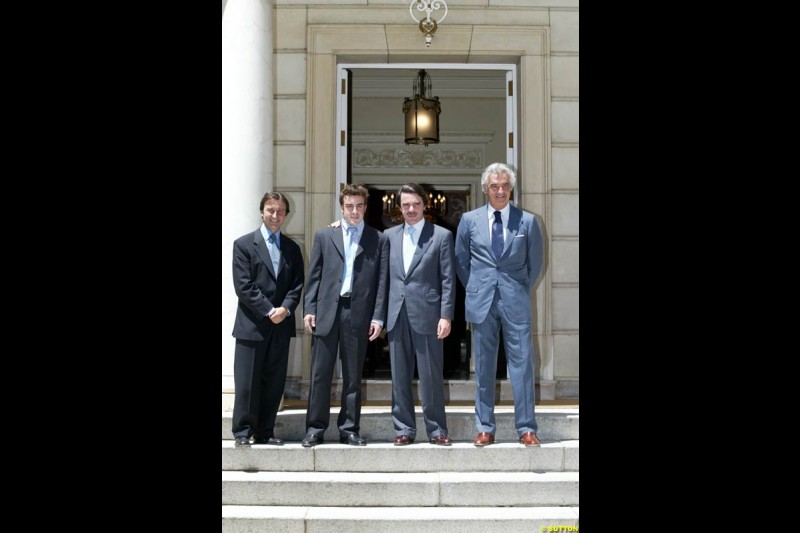 Spanish driver Fernando Alonso meets Spain's president Jose Maria Aznar in Madrid. 23rd May, 2003.