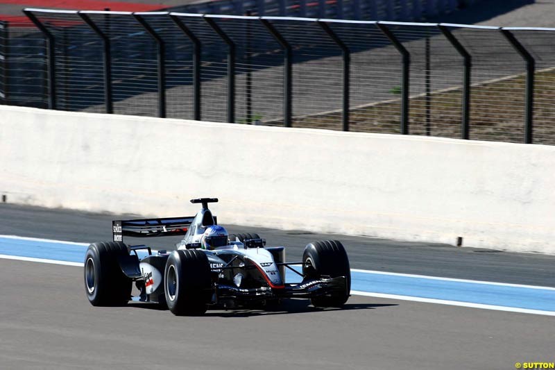 Alex Wurz, McLaren, during testing at the Paul Ricard circuit in Le Castellet, France. 23rd May, 2003.