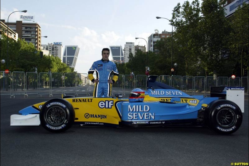 Renault's Fernando Alonso at Madrid's central Paseo de la Castellana during an exhibition celebrating his success so far this season. May 11th 2003. 