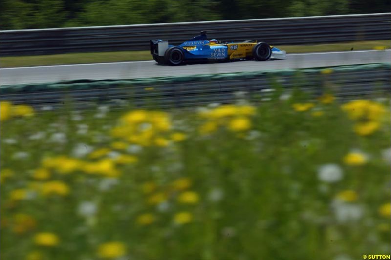 Fernando Alonso, Renault, during qualifying for the Austrian Grand Prix. A1-Ring, Spielberg, Austria. May 17th 2003.