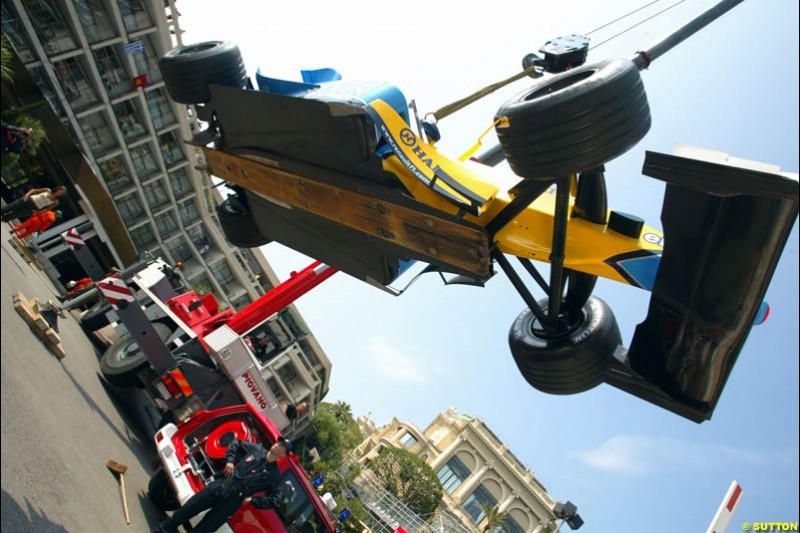 Jarno Trulli's car towed away. Thursday, Monaco Grand Prix. Monte Carlo, May 29th 2003.
