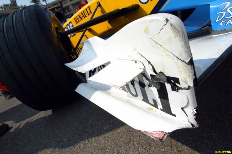 Damage to Jarno Trulli's car. Thursday, Monaco Grand Prix. Monte Carlo, May 29th 2003.