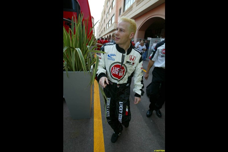 Jacques Villeneuve is blonde again. Thursday, Monaco Grand Prix. Monte Carlo, May 29th 2003.