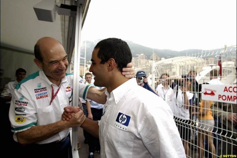 Peter Sauber congratulates Juan Pablo Montoya. Monaco Grand Prix, Sunday, June 1st 2003.
