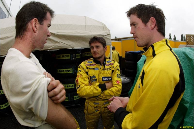 Ralph Firman, Jordan, chats to Giancarlo Fisichella, Jordan, and Rob Smedley, Jordan Race Engineer. Canadian Grand Prix, Montreal, Saturday, June 14th 2003.