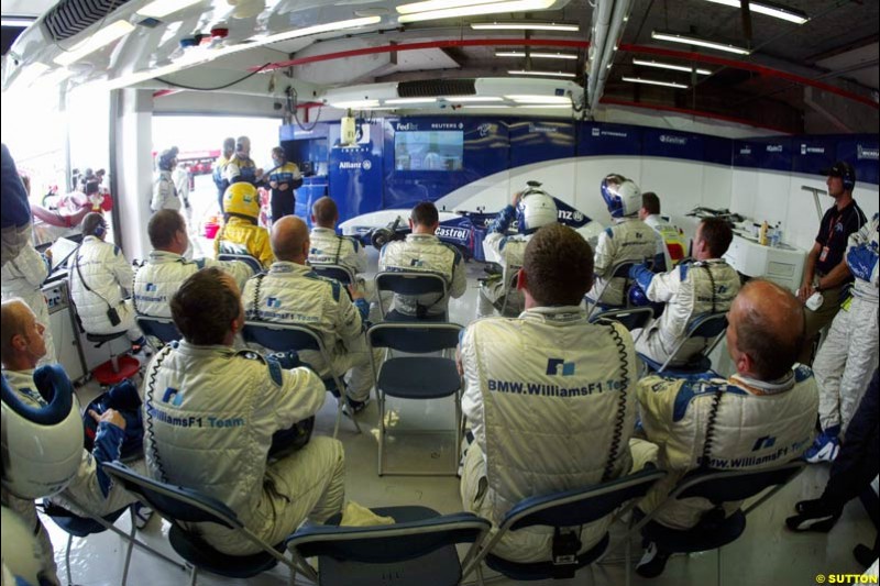 The Williams Team. French Grand Prix at Magny Cours. Circuit de Nevers, France. Sunday, July 6th 2003.