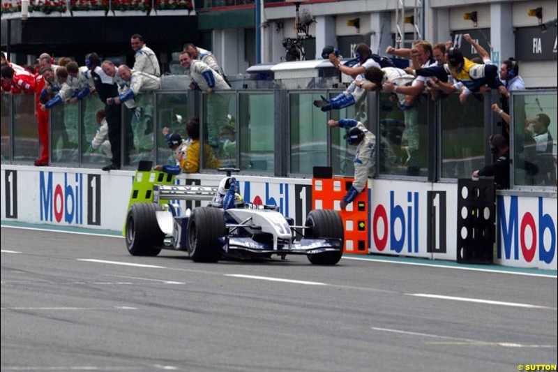 Ralf Schumacher, Williams, takes victory. French Grand Prix at Magny Cours. Circuit de Nevers, France. Sunday, July 6th 2003.