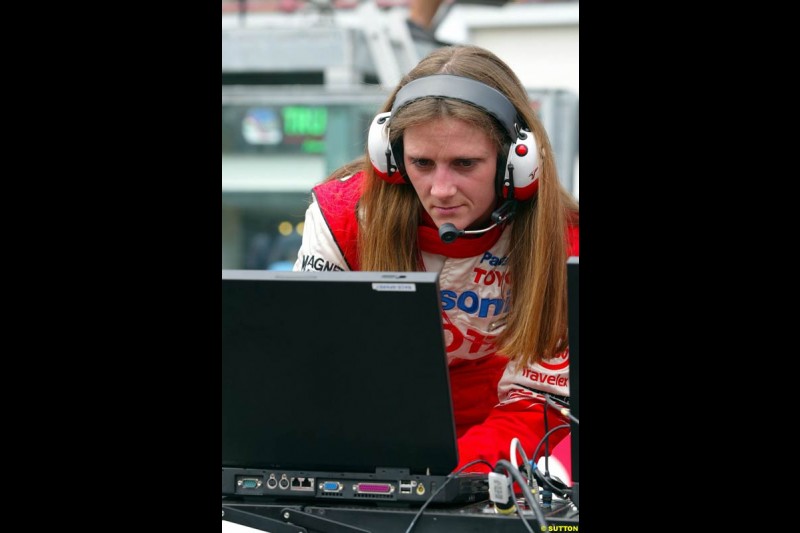 Toyota mechanic Gill Hall on the grid ahead of the race. French Grand Prix at Magny Cours, France. Sunday, July 6th 2003.