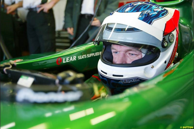 Townsend Bell, Jaguar. Winter F1 Testing, November 25th 2003, Valencia, Spain.