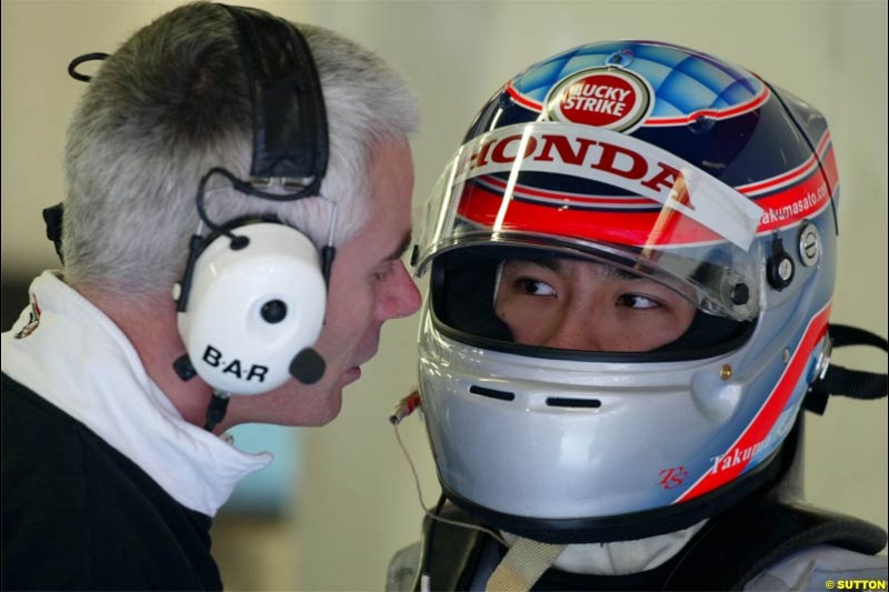 Takuma Sato with Geoff Willis, BAR. Winter F1 Testing, November 25th 2003, Barcelona, Spain.