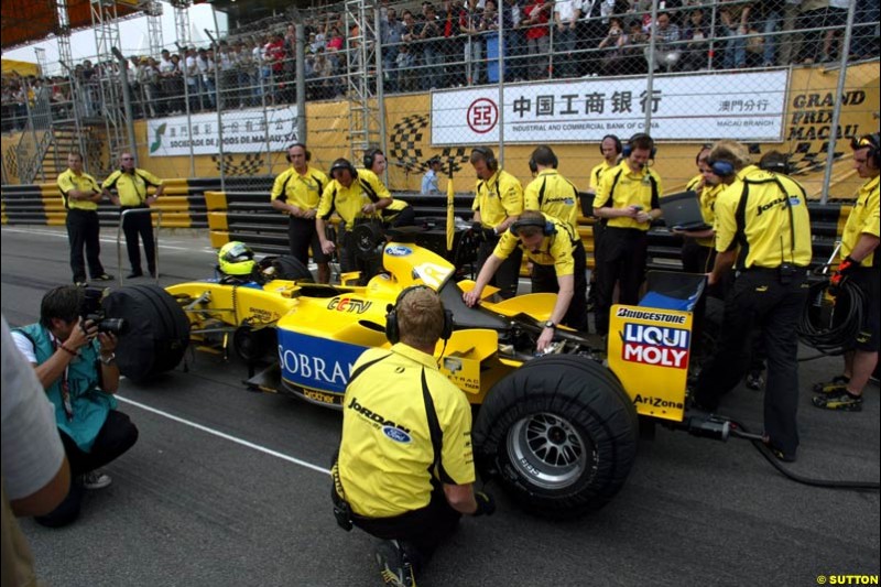 Ralph Firman demontrates his Jordan EJ13. 50th Formula 3 Grand Prix, Circuito de Guia, Macau, 16 November 2003.