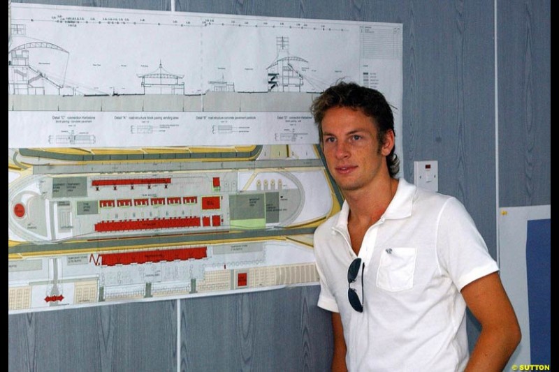 Jenson Button, BAR, visits the Bahrain Grand Prix venue. November 2003.