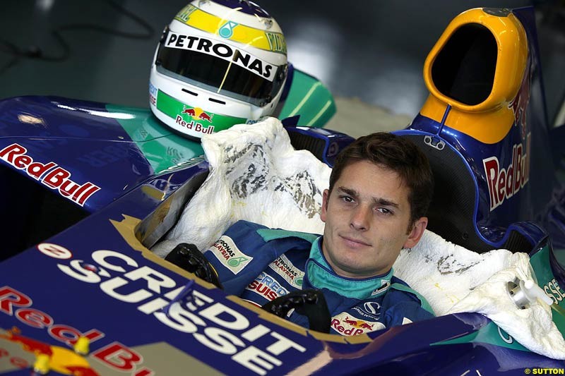 Giancarlo Fisichella has seat fitting at Sauber. November 2003.