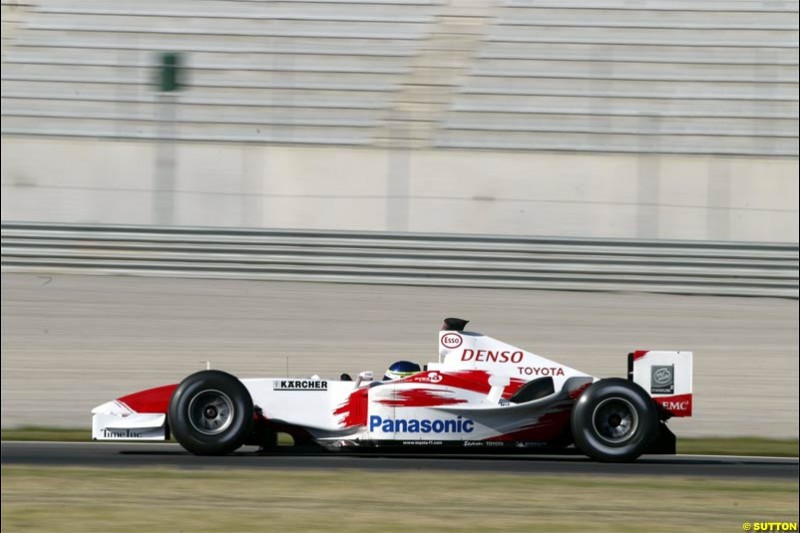 Cristiano da Matta, Toyota. F1 testing at Valencia, Spain. January 29th 2004.