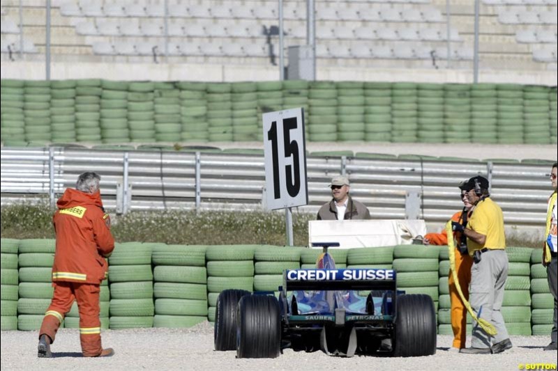 F1 Testing at Valencia, Spain. January 27th 2004. Felipe Massa's Sauber breaks down.