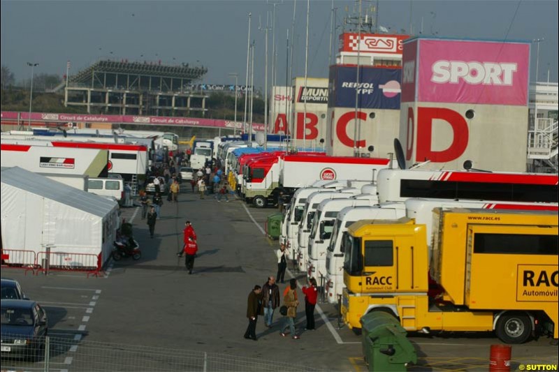 The Barcelona paddock. F1 testing at Barcelona, Spain. February 4th 2004.