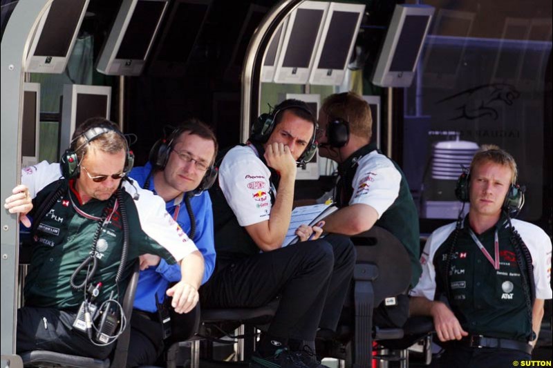 The Jaguar pitwall. Saturday qualifying for the Malaysian Grand Prix. Sepang, Kuala Lumpur, Malaysia. March 20th 2004.