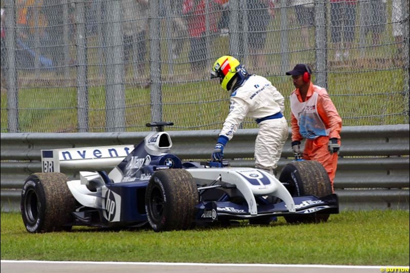 Ralf Schumacher, Williams, after retiring from the race. The Malaysian Grand Prix. Sepang, Kuala Lumpur, Malaysia. March 21st 2004.