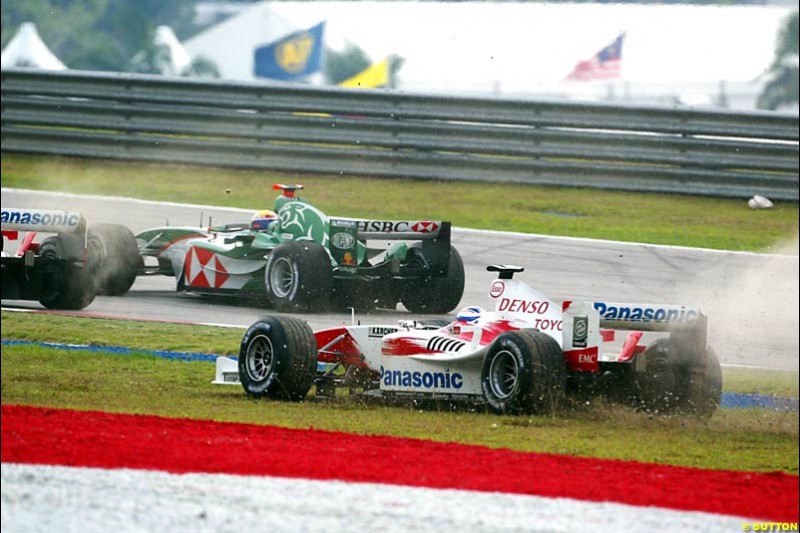 Olivier Panis, Toyota, runs wide. The Malaysian Grand Prix. Sepang, Kuala Lumpur, Malaysia. March 21st 2004. 