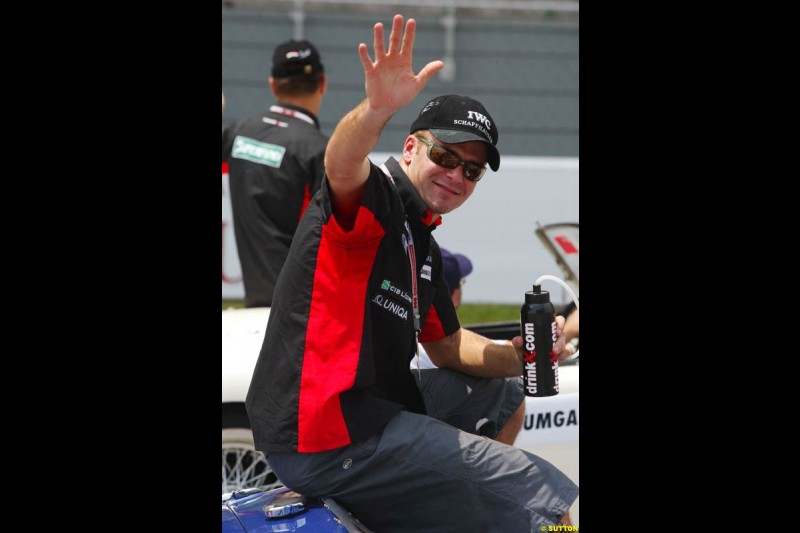 Gianmaria Bruni, Minardi, at the drivers parade. The Malaysian Grand Prix. Sepang, Kuala Lumpur, Malaysia. March 21st 2004.