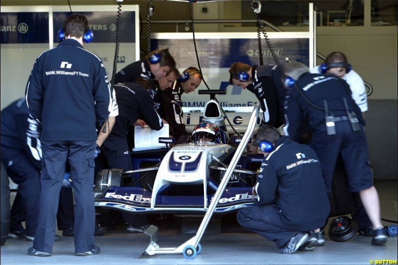 Current IRL Champion Scott Dixon participates in his first Formula One test, driving the Williams BMW FW26 at Paul Ricard, France. March 26th, 2004.