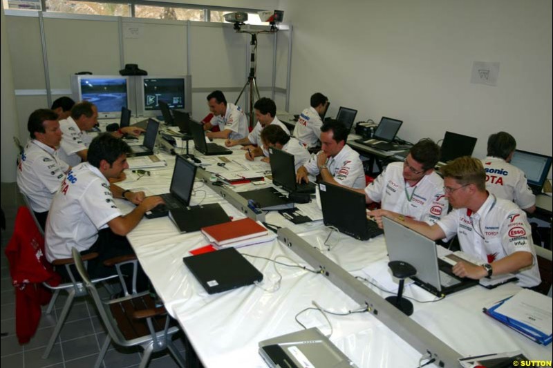 Toyota's engineering offices. Bahrain Grand Prix, Bahrain International Circuit. April 1st, 2004.