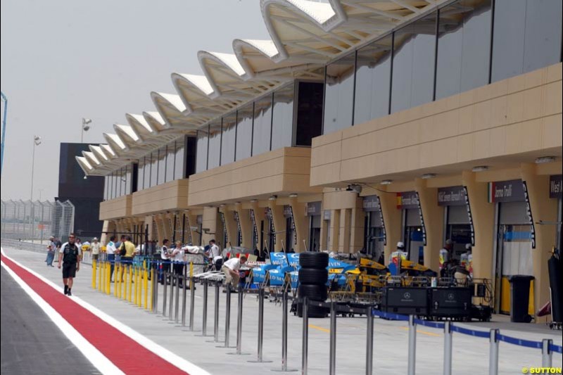 Bahrain Grand Prix, Bahrain International Circuit. April 1st, 2004.