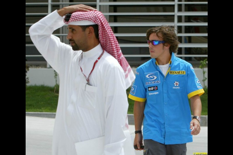 Fernando Alonso, Renault. Bahrain Grand Prix, Bahrain International Circuit. April 1st, 2004.