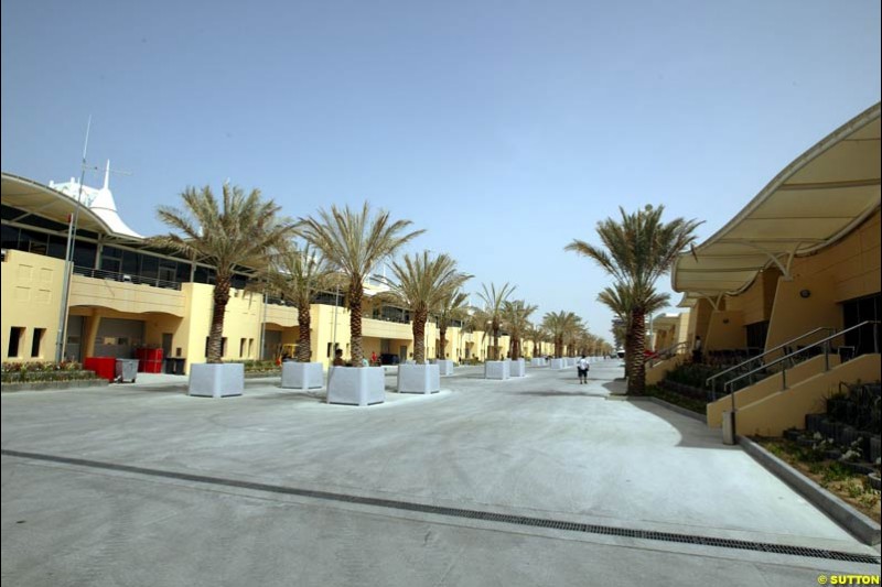 The Paddock. Bahrain Grand Prix, Bahrain International Circuit. April 1st, 2004.