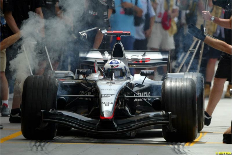 Saturday qualifying for the Bahrain Grand Prix. Bahrain International Circuit, April 3rd 2004.