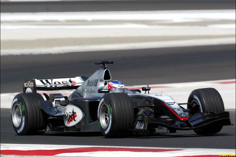 Saturday qualifying for the Bahrain Grand Prix. Bahrain International Circuit, April 3rd 2004.