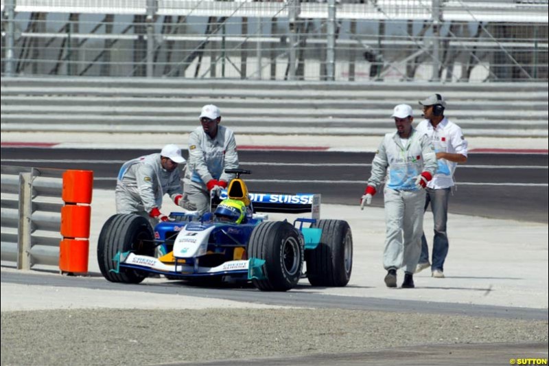 Saturday qualifying for the Bahrain Grand Prix. Bahrain International Circuit, April 3rd 2004.