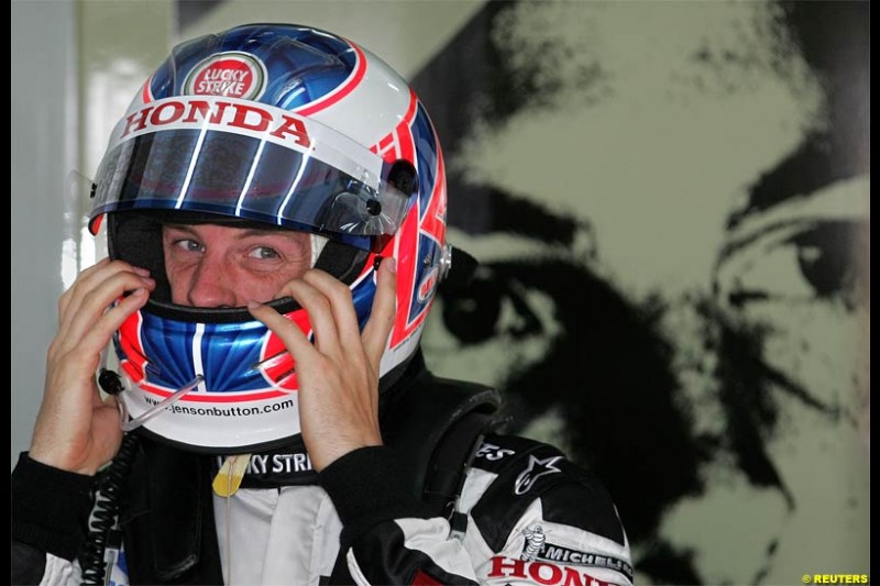 Saturday qualifying for the Bahrain Grand Prix. Bahrain International Circuit, April 3rd 2004.