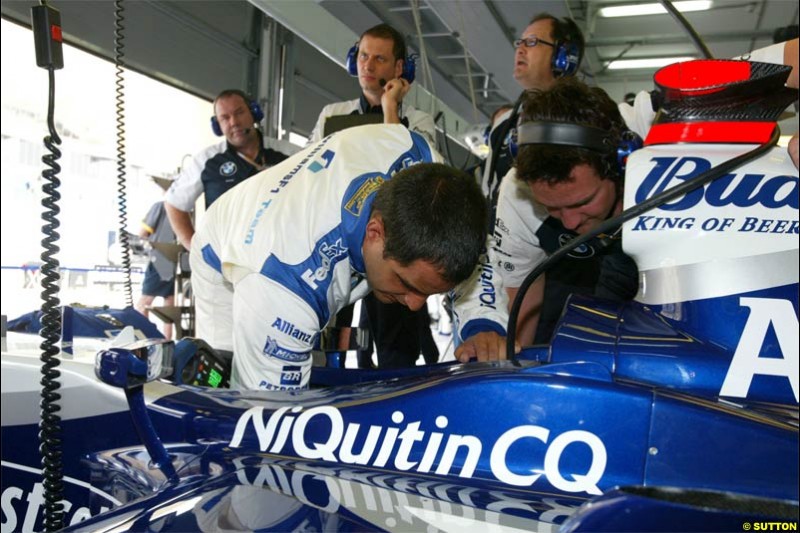 Saturday qualifying for the Bahrain Grand Prix. Bahrain International Circuit, April 3rd 2004.