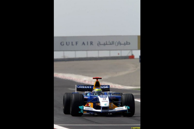 Felipe Massa, Sauber. Saturday practice for the Bahrain Grand Prix. Bahrain International Circuit, April 3rd 2004.