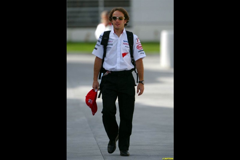 Cristiano da Matta, Toyota. Saturday practice for the Bahrain Grand Prix. Bahrain International Circuit, April 3rd 2004.