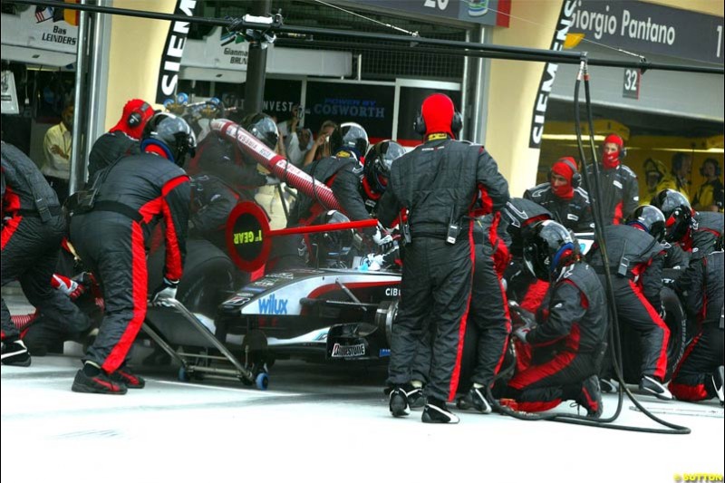 Minardi pitstop. The Bahrain Grand Prix. Bahrain International Circuit, April 4th 2004.