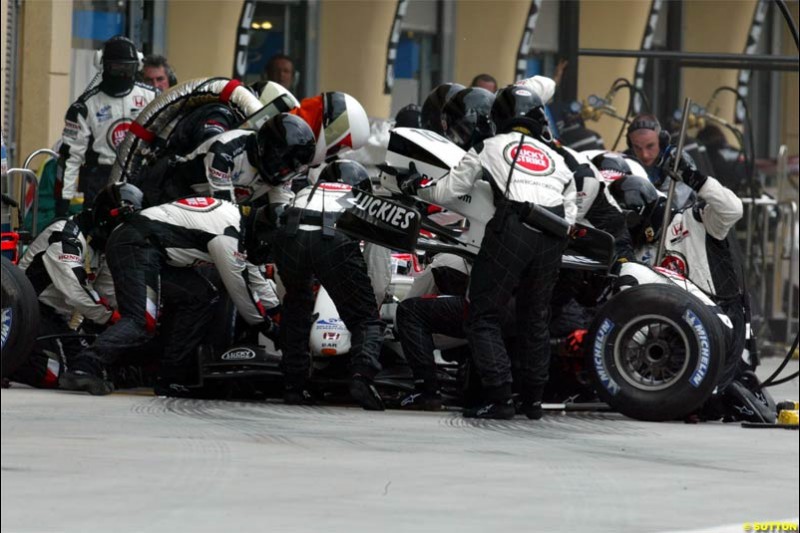 BAR pitstop. The Bahrain Grand Prix. Bahrain International Circuit, April 4th 2004.