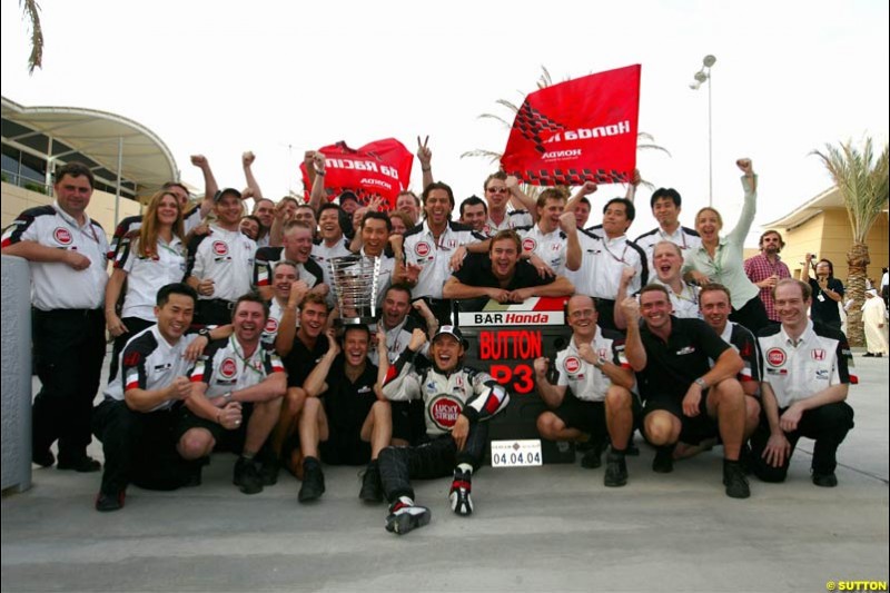 BAR celebrate another third place. The Bahrain Grand Prix. Bahrain International Circuit, April 4th 2004.