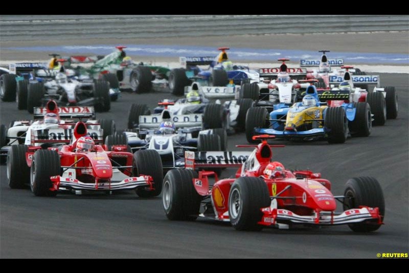 The start of the race. The Bahrain Grand Prix. Bahrain International Circuit, April 4th 2004.