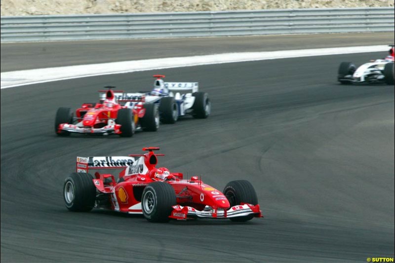 The start of the race. The Bahrain Grand Prix. Bahrain International Circuit, April 4th 2004.