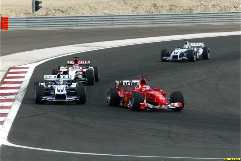The start of the race. The Bahrain Grand Prix. Bahrain International Circuit, April 4th 2004.