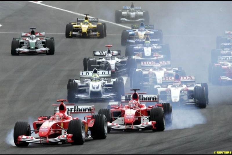 The start of the race. The Bahrain Grand Prix. Bahrain International Circuit, April 4th 2004.