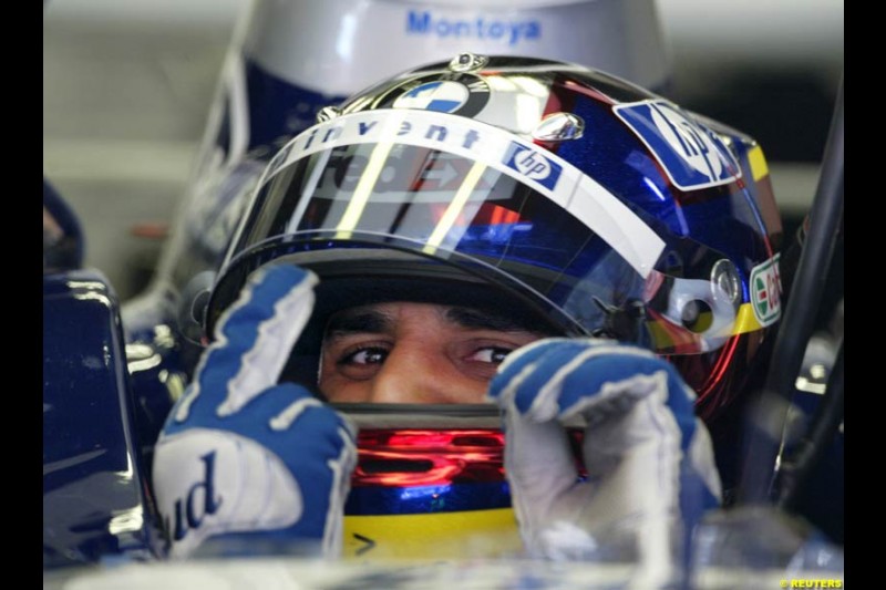 Juan Pablo Montoya, BMW-Williams, signals his intent to take pole,  Spanish GP, Saturday May 8th, 2004.