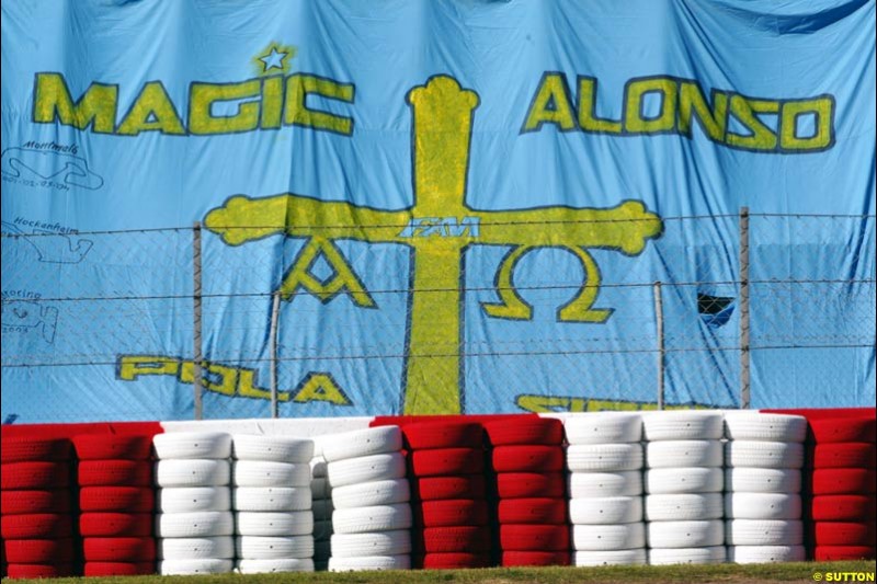 Support for Fernando Alonso, Spanish GP, Saturday May 8th, 2004.