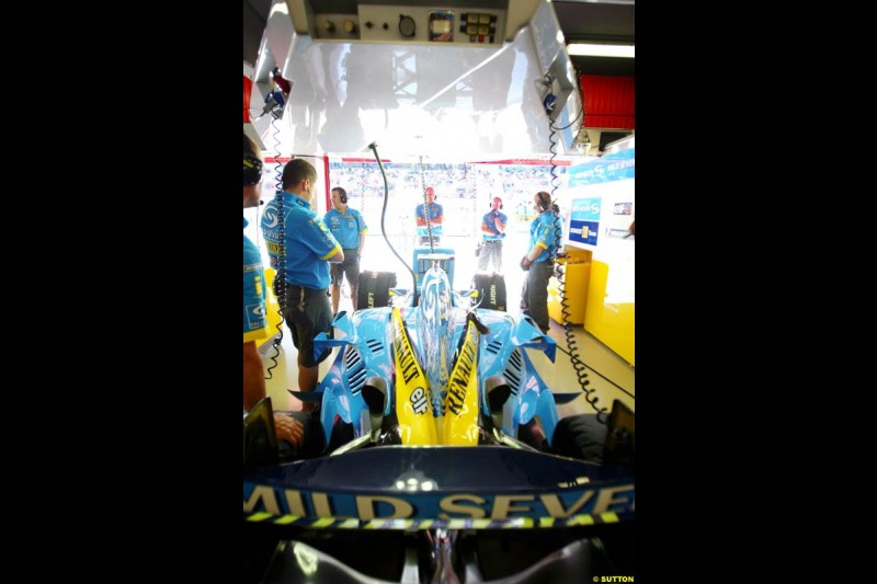 Renault, Spanish GP, Saturday May 8th, 2004.