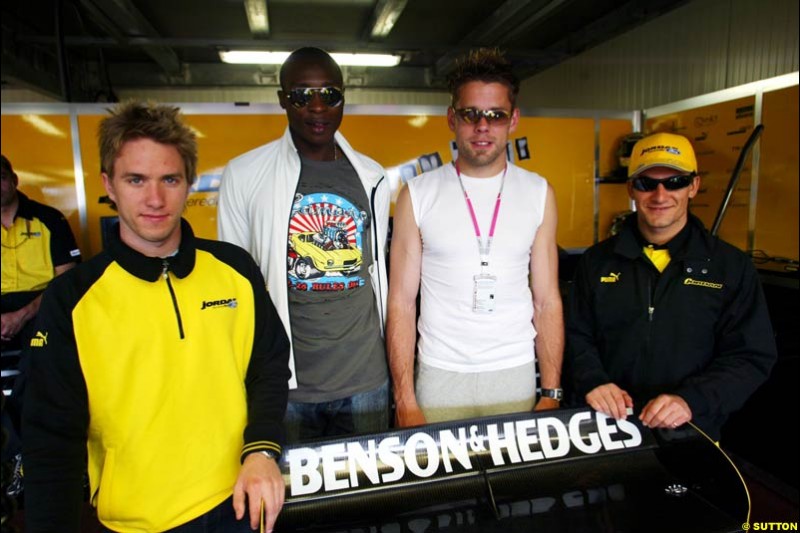 Nick Heidfeld, Shola Ameobi (Newcastle United), James Beattie (Southampton), and Giorgio Pantano; Monaco GP, Sunday May 23rd, 2004.